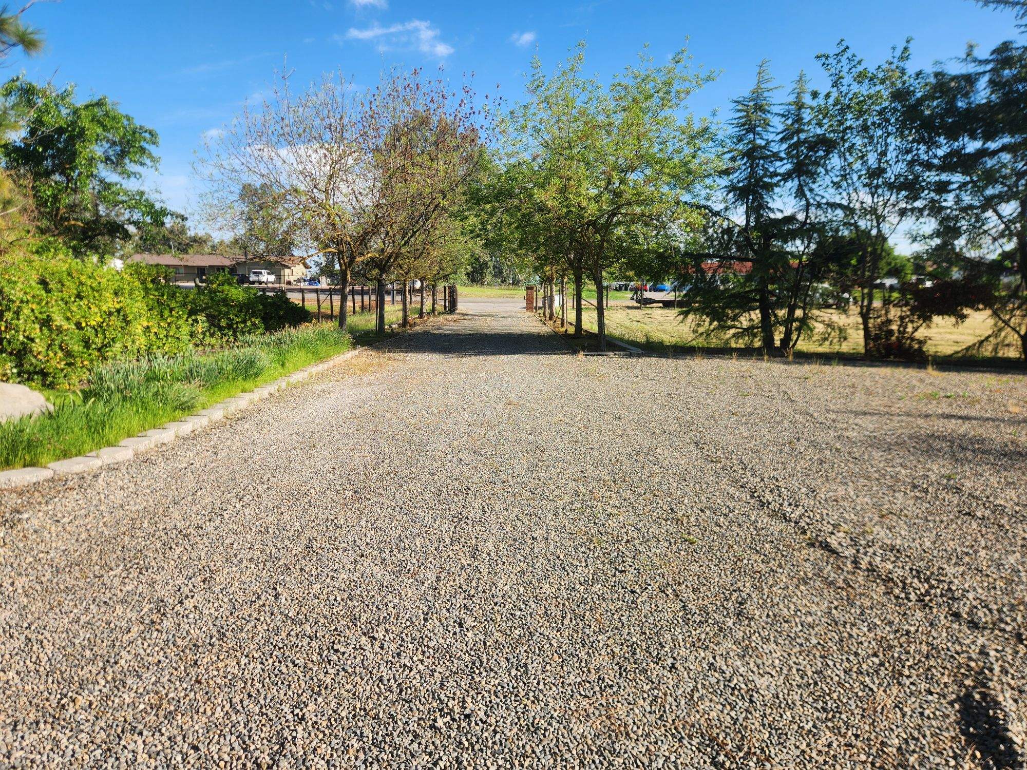Finished gravel driveway approach